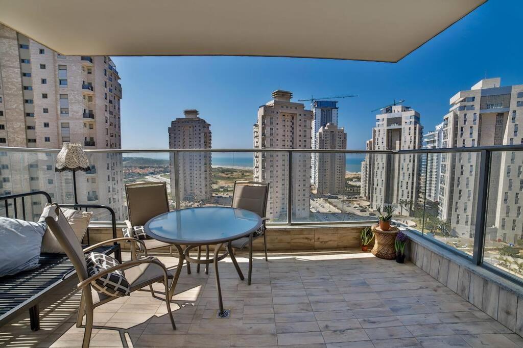 V-Home Dotan Apartment Netanya Exterior foto